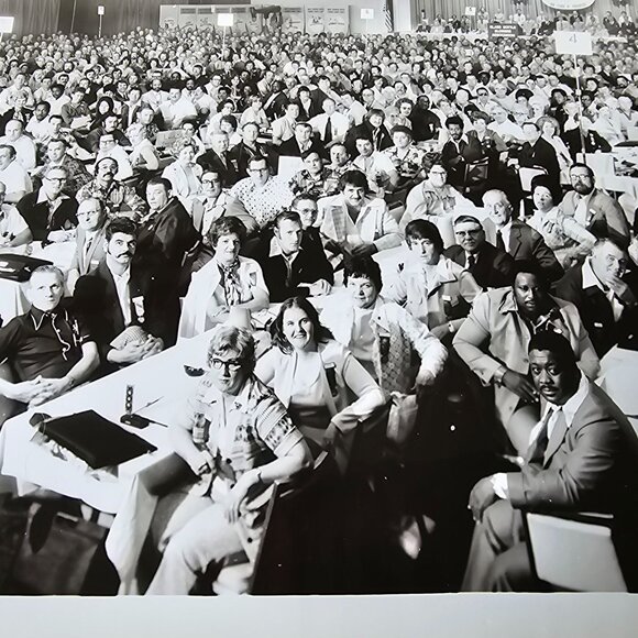 Vintage Glass Bottle Blowers Association Group Photo St. Louis Missouri 1977 - Picture 5 of 10